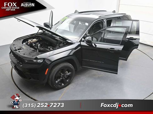 Used 2023 Jeep Grand Cherokee Altitude AWD/4WD image 34