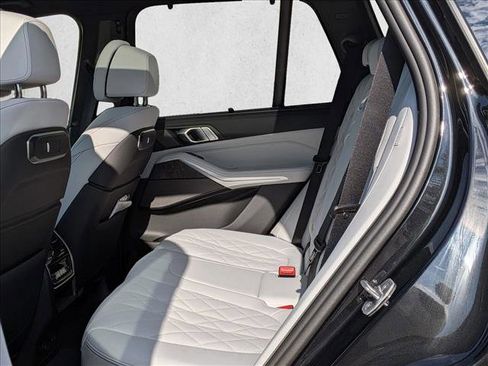 New 2026 BMW X5 xDrive40i w/ Climate Comfort Package image 16
