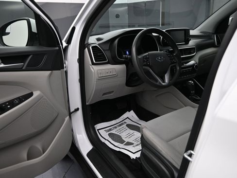 Used 2019 Hyundai Tucson SE w/ Cargo Package image 9