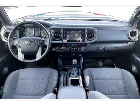 Used 2016 Toyota Tacoma SR5 image 17