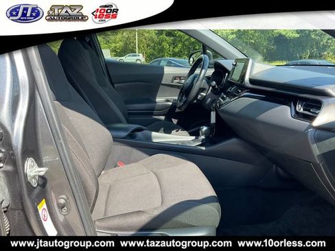 Used 2018 Toyota C-HR XLE FWD image 14