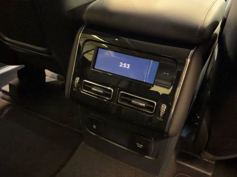 Used 2025 Lincoln Aviator AWD image 19