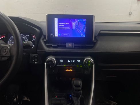 Used 2024 Toyota RAV4 XLE FWD image 20