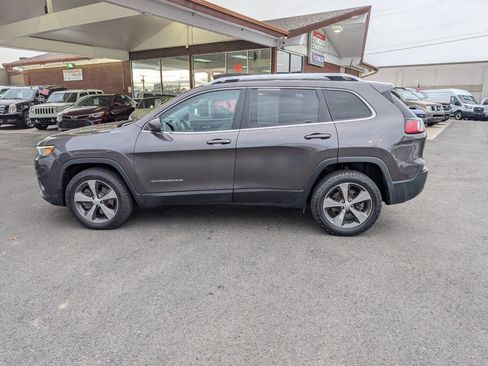 Used 2019 Jeep Cherokee Limited w/ Trailer Tow Group image 4