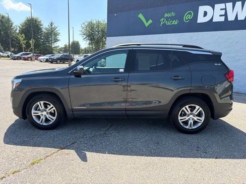 Used 2018 GMC Terrain SLE w/ Driver Convenience Package FWD image 2