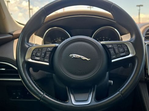 Used 2020 Jaguar F-PACE Prestige AWD/4WD image 23