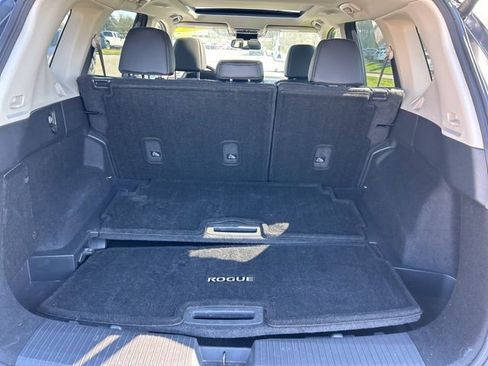 Used 2023 Nissan Rogue SL AWD/4WD image 11