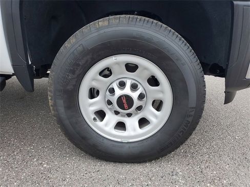 Used 2024 GMC Sierra 3500 Pro w/ Convenience Package image 5