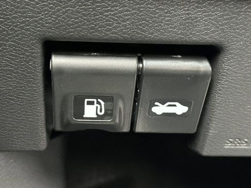 New 2025 Nissan Versa SV w/ Trunk Package image 30