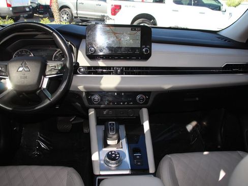 Used 2022 Mitsubishi Outlander SEL FWD image 19