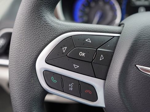 Certified 2017 Chrysler Pacifica LX image 30