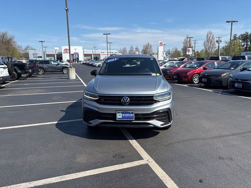 Used 2023 Volkswagen Tiguan SE R-Line AWD/4WD image 8