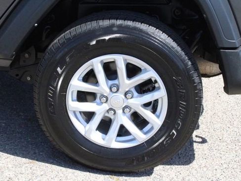 Used 2023 Jeep Wrangler Sport S image 6