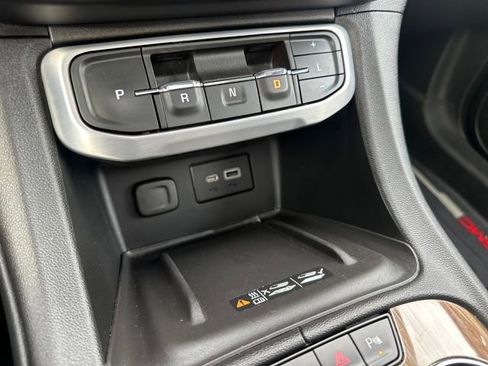 Used 2022 GMC Acadia SLE w/ Driver Convenience Package image 49