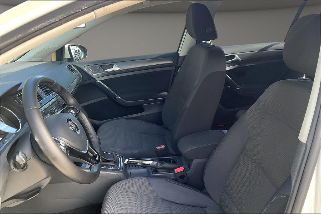 Used 2018 Volkswagen Golf S FWD image 22