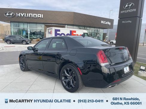 Used 2022 Chrysler 300 Touring L w/ Comfort Group RWD image 15