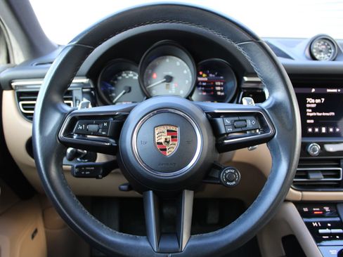 Used 2022 Porsche Macan S image 15