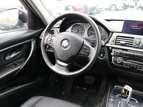 Used 2018 BMW 320i xDrive Sedan AWD/4WD image 22