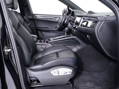 Used 2023 Porsche Macan S AWD/4WD image 30