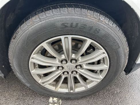 Used 2017 Cadillac XT5 Luxury w/ Driver Awareness Package image 12