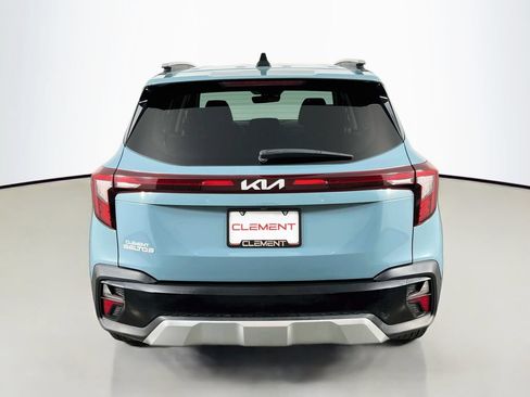 Used 2024 Kia Seltos EX FWD image 8