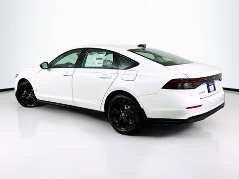 Certified 2025 Honda Accord SE image 6