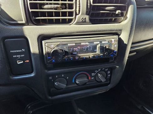 Used 2001 Chevrolet S10 Pickup 2WD Extended Cab image 15