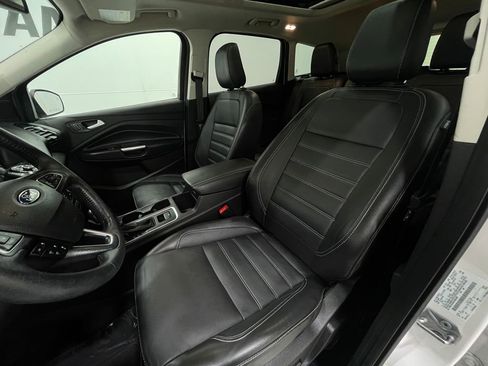 Used 2019 Ford Escape Titanium image 15