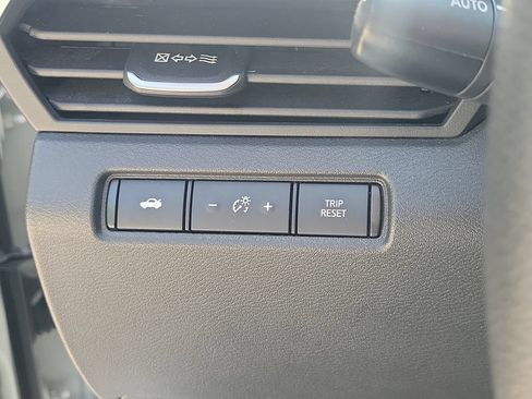 Used 2025 Nissan Altima 2.5 SV FWD image 20
