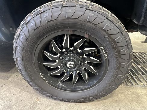 Used 2015 GMC Sierra 2500 Denali AWD/4WD image 9