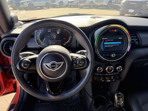 Used 2021 MINI Cooper Cooper w/ 6.5" Touchscreen Package image 13