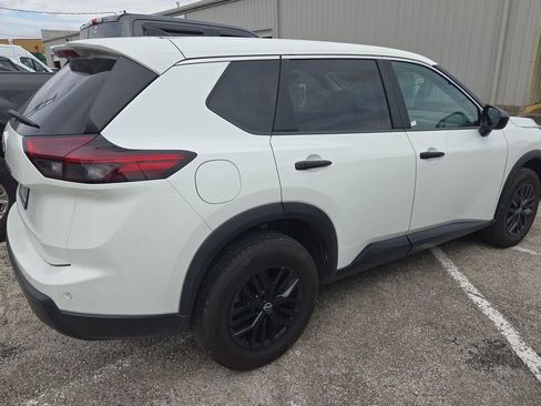 Used 2024 Nissan Rogue S FWD image 2