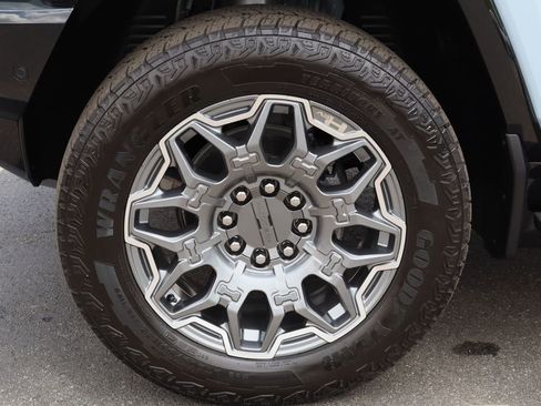 Certified 2025 GMC Hummer EV 3X AWD/4WD image 38