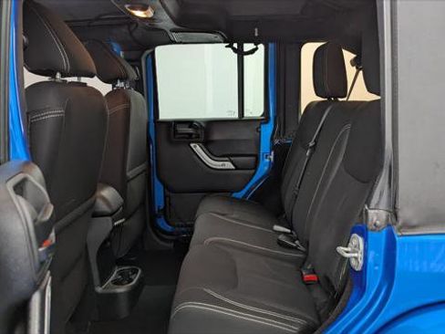 Used 2015 Jeep Wrangler Unlimited Sahara image 17