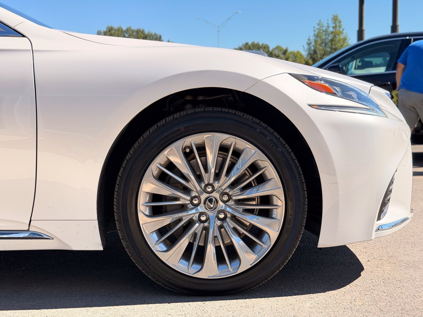 Used 2020 Lexus LS 500 w/ Interior Upgrade Package RWD image 22