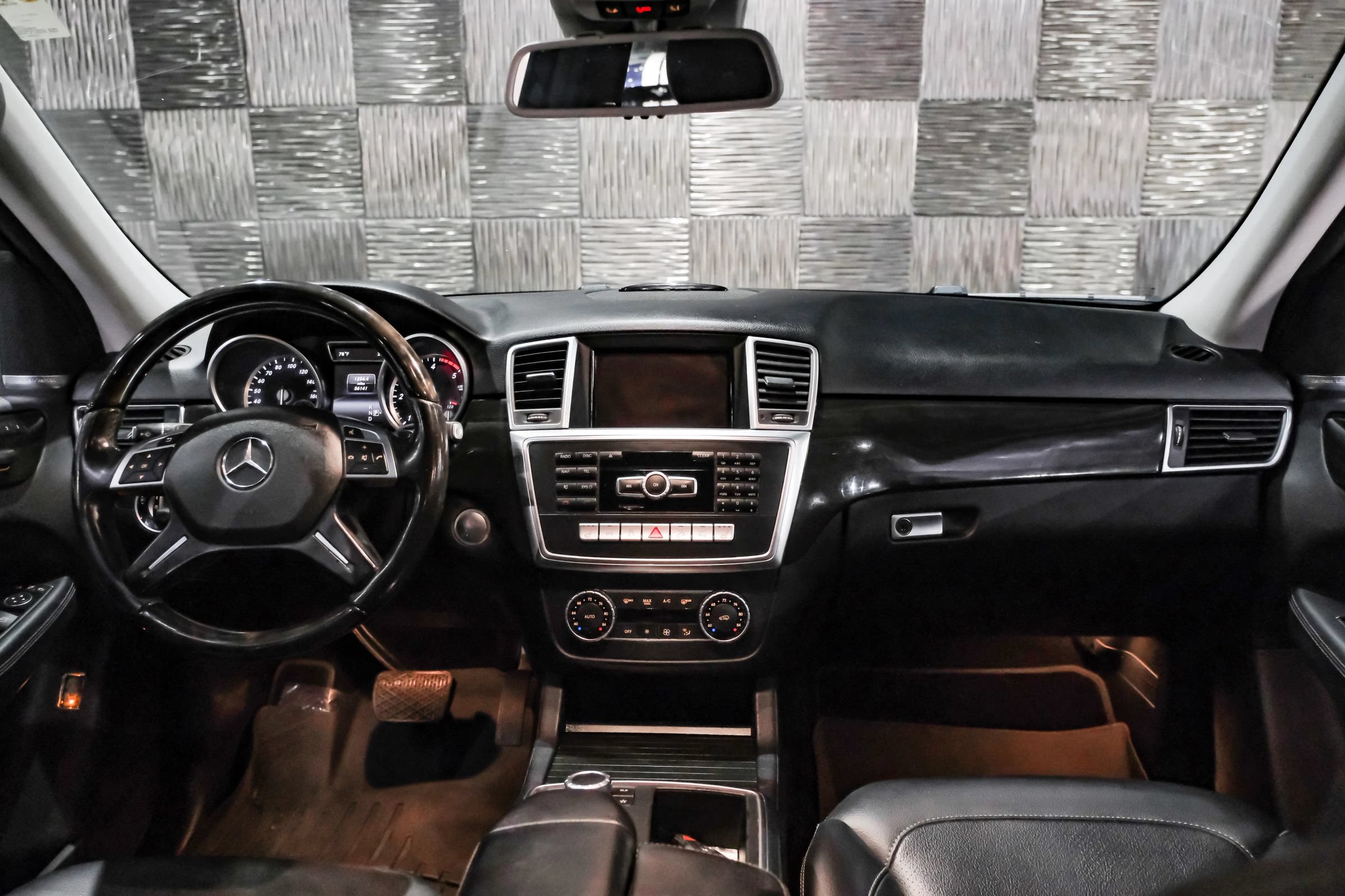 Used 2015 Mercedes-Benz ML 250 BlueTEC 4MATIC image 12