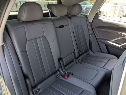 Used 2025 Audi Q5 Premium w/ Convenience Package AWD/4WD image 29