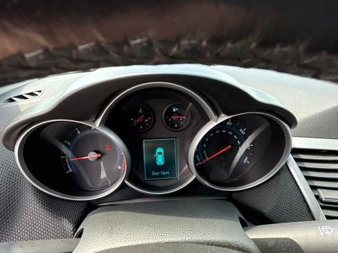 Used 2013 Chevrolet Cruze LT FWD image 15