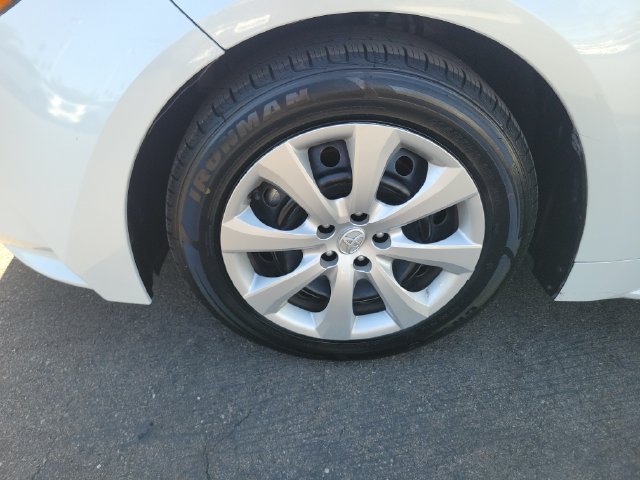 Used 2025 Toyota Corolla LE FWD image 25