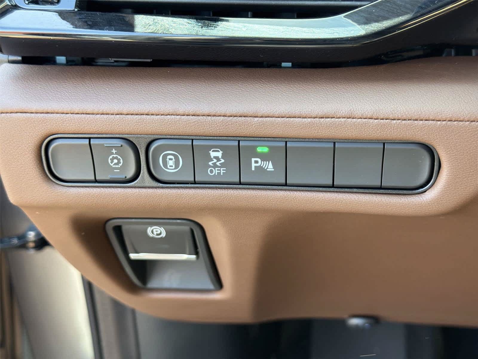 Certified 2025 Acura MDX w/ Technology Package AWD/4WD image 39