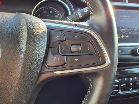 Used 2022 Buick Encore GX Select w/ Sport Touring Package image 16