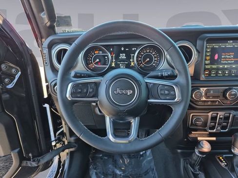 Used 2023 Jeep Wrangler Unlimited Sahara AWD/4WD image 13