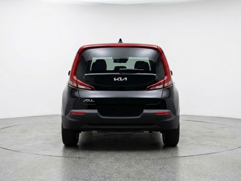 Used 2025 Kia Soul LX w/ LX Technology Package FWD image 7