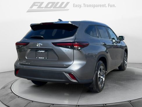 Used 2026 Toyota Highlander XLE AWD/4WD image 9