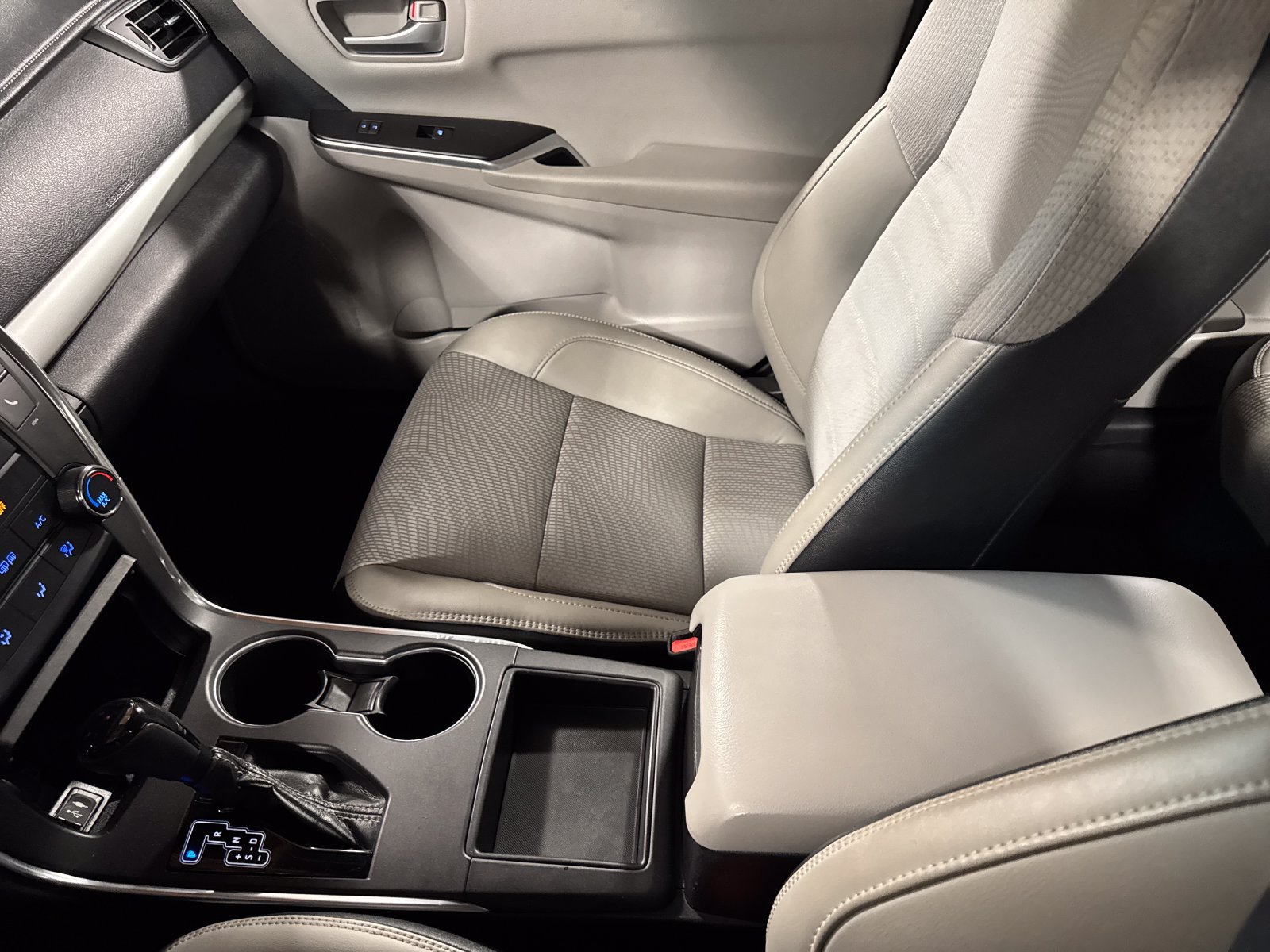 Used 2017 Toyota Camry SE FWD image 20