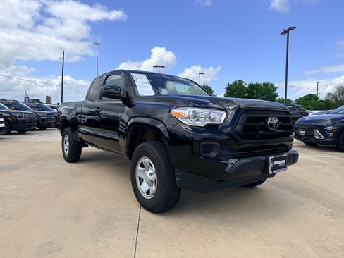 Used 2023 Toyota Tacoma SR RWD image 3