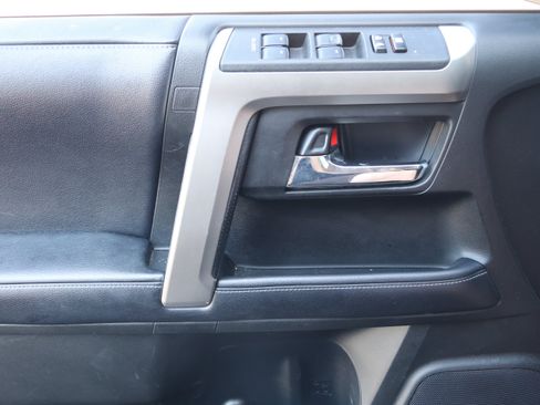Used 2018 Toyota 4Runner SR5 Premium AWD/4WD image 12