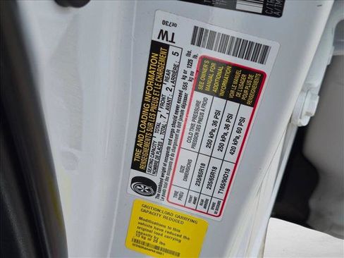 Used 2023 Toyota Highlander XLE FWD image 14