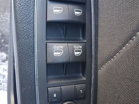 Used 2015 Dodge Charger SXT image 19