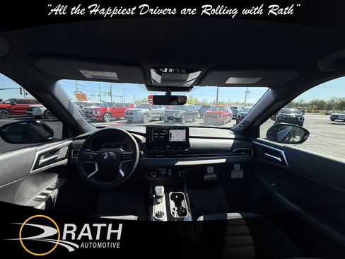 New 2026 Mitsubishi Outlander LE image 18